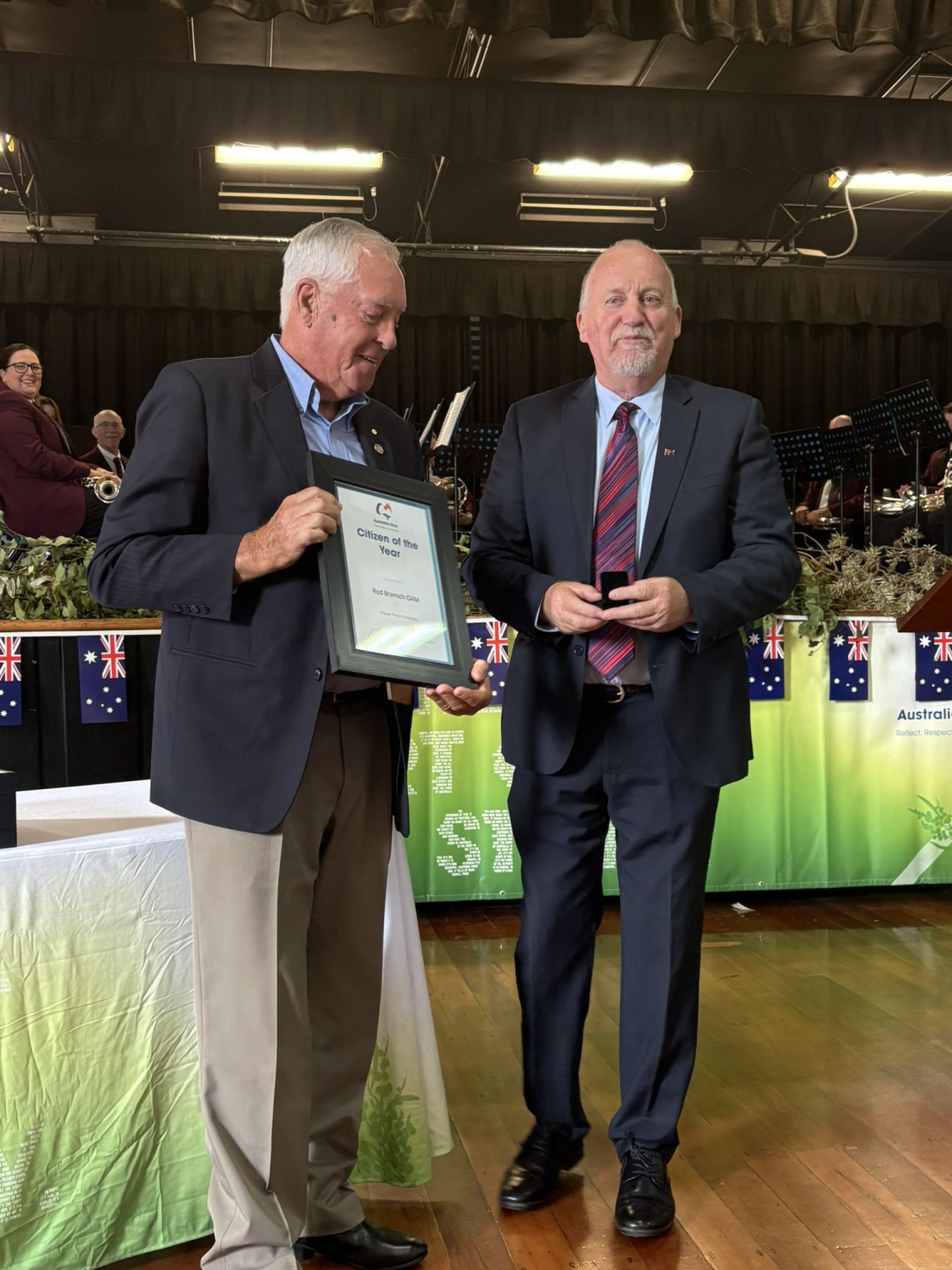 A photo of Rodney Bramich and Mayor Peter Freshney